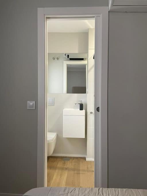 Apartamento Velarde-Maestranza إشبيلية المظهر الخارجي الصورة